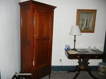 Wayside Inn Middletown Екстер'єр фото