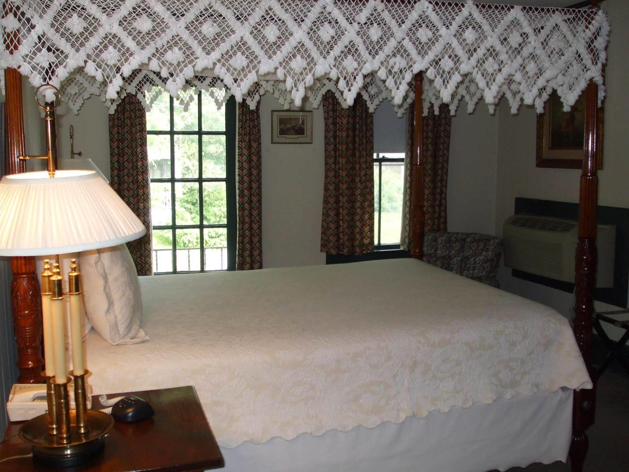 Wayside Inn Middletown Екстер'єр фото